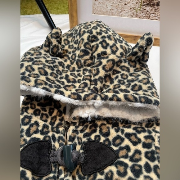 Girls Crazy 8 size 6-12 months black and brown leopard print winter body suite. - Picture 3 of 5